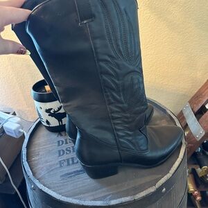Black Leather Cowgirl Boots women’s size 9